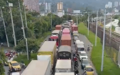 Tremendo trancón en la avenida Regional, a la altura de Sabaneta