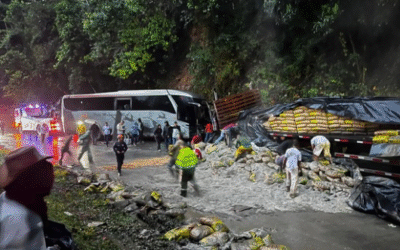 Accidente en la vía Medellín–Bogotá deja una persona fallecida y otra lesionada