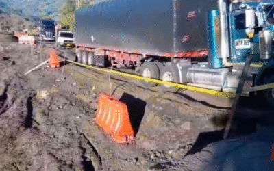 Conductores denuncian grave deterioro en la vía hacia la Costa Atlántica, cerca de Yarumal