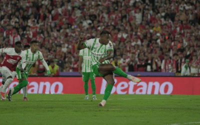 Atlético Nacional derrota a Santa Fe en El Campín y mantiene viva la ilusión de llegar a la final