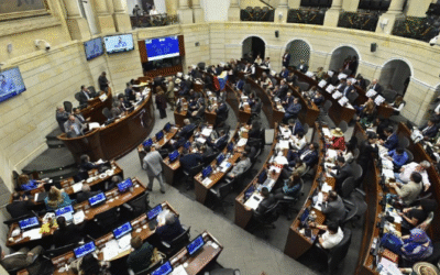 Senado aprueba reforma laboral: jornada nocturna desde las 7:00 p. m. y contrato laboral para estudiantes del Sena