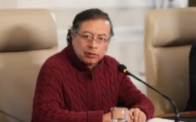 Petro propone papeleta para convocar Asamblea Constituyente en 2026