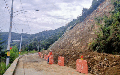 🚧 Reabren paso a un carril en la vía Santa Elena, con horario restringido