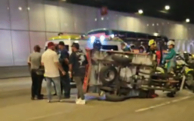 Volcamiento de motocarro en Parques del Río genera atención de autoridades