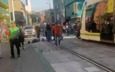 Motociclista involucrado en incidente con el tranvía cerca a la estación Pabellón del Agua