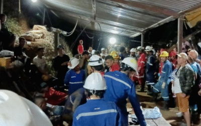Rescatan con vida a los 18 mineros atrapados en la mina El Minón, en Remedios