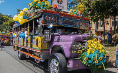 Chivas y Flores 2025: tradición y folclor sobre ruedas en Medellín