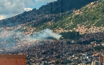 🚨 Incendio forestal en la zona Nororiental de Medellín eleva a 44 los casos en 2025