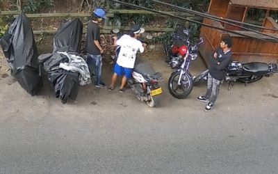 Roban moto en Guayabal bajo modalidad halada; todo quedó en video