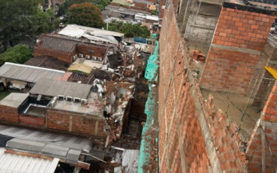 Emergencia en El Poblado: colapsó parte de un muro de un edificio en construcción en Manila