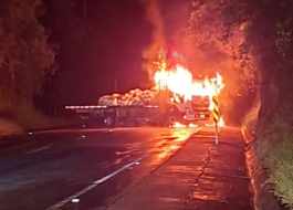 Incineran vehículo de carga en vía entre Yarumal y Tarazá