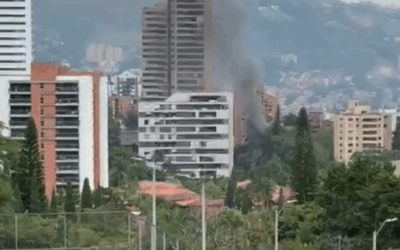 Incendio estructural en San Lucas, El Poblado, fue atendido por Bomberos Medellín