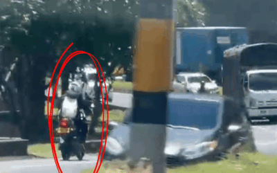 Imprudencia en la Variante Caldas: motociclista circula en contravía por la berma