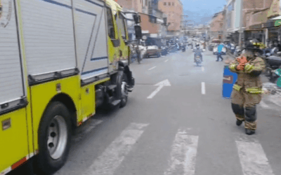 Bomberos atendieron emergencia por enjambre de abejas en el centro