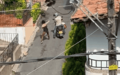 Mujer en condición de calle fue trasladada a un centro asistencial tras alteración en espacio público en Bello