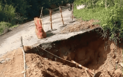Alerta por pérdida de banca en la vía Amalfi, sector Los Puentes