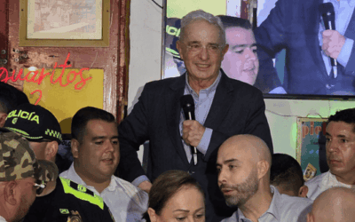 Euforia en Sabaneta por la libertad del expresidente Álvaro Uribe