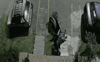 Hombre intentó robar una moto en Caicedo y terminó golpeado por la comunidad