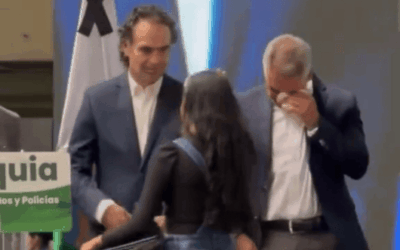 El gobernador de Antioquia lloró en homenaje a los 13 policías asesinados en Amalfi