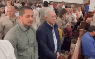 Entre aplausos recibieron al expresidente Álvaro Uribe Vélez en La Ceja