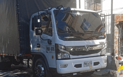 Denuncian problemas por mal parqueo en el barrio La Pradera, parte baja