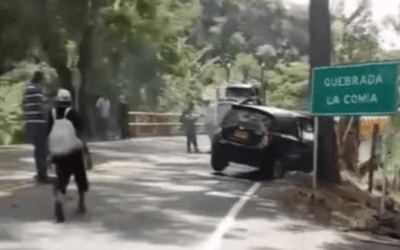 Fuerte accidente de tránsito en la vía Bolombolo – Santa Fe de Antioquia