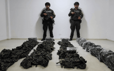 Policía incauta en Urabá prendas de uso privativo de las Fuerzas Militares que iban como encomienda