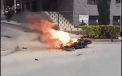 Robo de celular en el barrio Cabañas terminó con la moto del ladrón en llamas