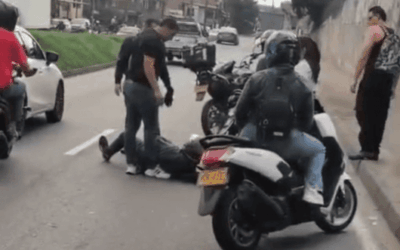 Motociclista lesionado por falta de una tapa en la Avenida Regional