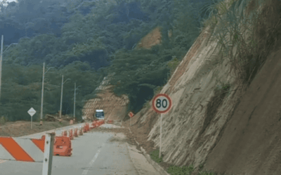 Atención. Caída de rocas en la vía hacia Cañasgordas
