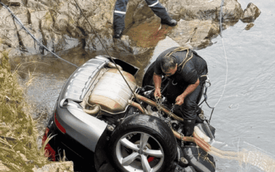 Vehículo cayó al río Buey en la vía Abejorral-La Ceja