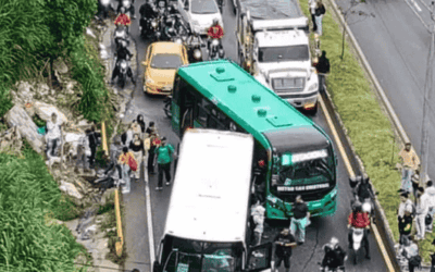 Accidente de tránsito en la vía Nueva San Cristóbal, sector Vallejuelos