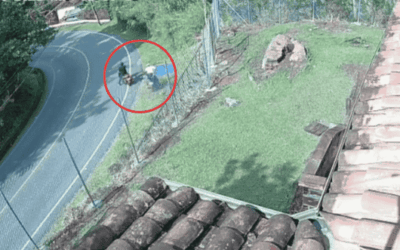 Roban motocicleta bajo modalidad de halado en Santa Elena