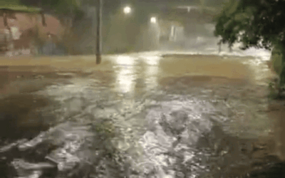 El deprimido de la Feria de Ganado vuelve a inundarse y pone en riesgo a los conductores