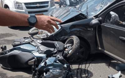 Grave accidente en la Autopista Norte: varios vehículos y una moto de la Policía involucrados