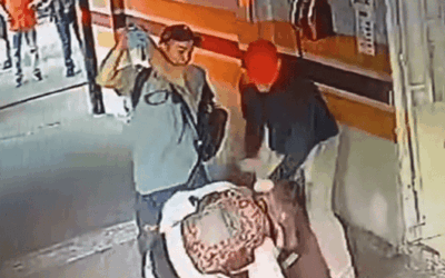 Obreros agreden brutalmente a su compañero en una obra del barrio Boston