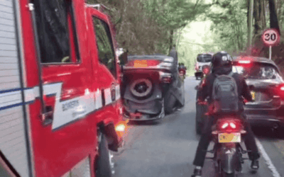 Accidente en Envigado: vehículo se volcó en la Loma del Escobero