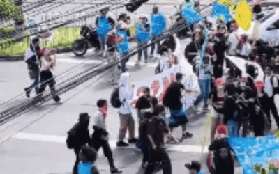 Movilización ciudadana en Medellín termina con daños a la fachada de Sapiencia