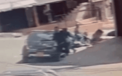 Motociclistas asaltan a un ciudadano y le roban la cadena en el barrio El Salvador