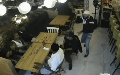 Delincuentes asaltaron un restaurante en Laureles y robaron a varios comensales