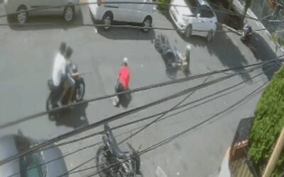 Motociclistas realizan peligrosas maniobras en Campo Valdés