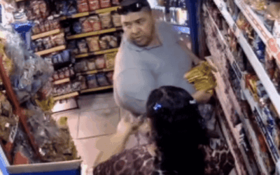 Pareja señalada de robar en minimercados queda registrada en video