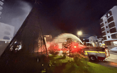 Hombre incendió el árbol navideño de la plaza de mercado en Guarne: autoridades lo buscan