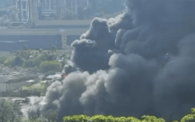 Fuerte incendio estructural en La Estrella: empresa de pinturas y viviendas afectadas