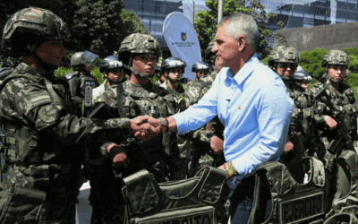 Antioquia refuerza al Ejército con nueva dotación y anuncia inversión millonaria en sistema antidrones