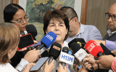 Lina Vélez critica el alza del salario mínimo: “evidencia incapacidad para concertar y presionará la inflación”