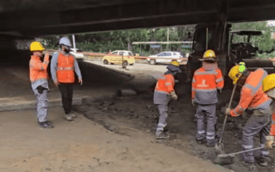 Fuertes lluvias levantaron la losa vial en la calle 11 de El Poblado; autoridades avanzan en las reparaciones