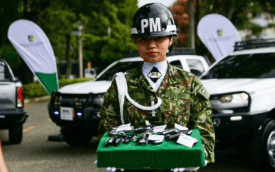 Gobernación de Antioquia entrega seis camionetas blindadas al Ejército para reforzar la seguridad en el departamento
