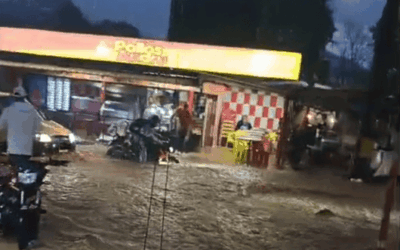 Parte de un puente colapsó en el sector Calle Larga, en Amagá