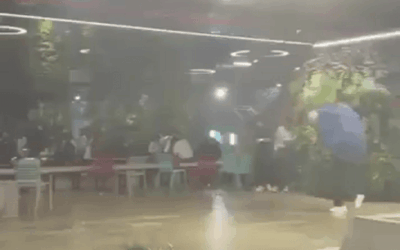 🌧️ Fuerte aguacero y vientos provocaron el ingreso de agua a zonas comunes de la Universidad EAFIT